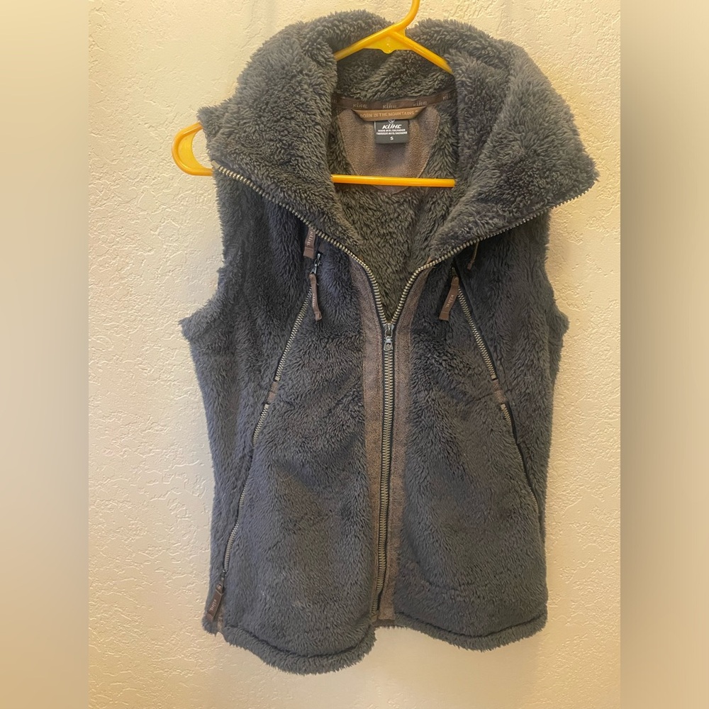 Kuhl. Army green fleece flight vest.